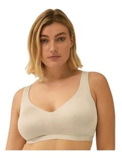 Thursday Wirefree Seamless Moulded Minimiser Bra in Light Beige