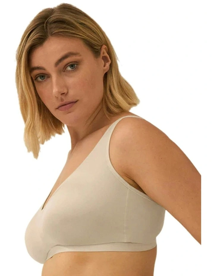 Thursday Wirefree Seamless Moulded Minimiser Bra in Light Beige image 3