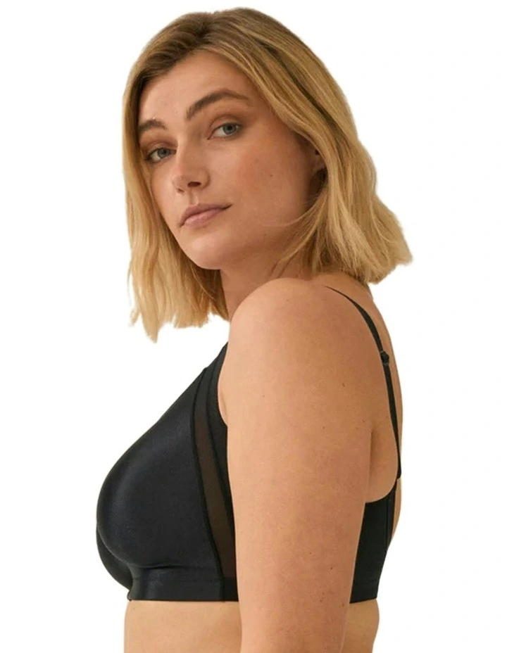 Curve Hugger Seamless Wirefree Minimiser Bra in Black image 3
