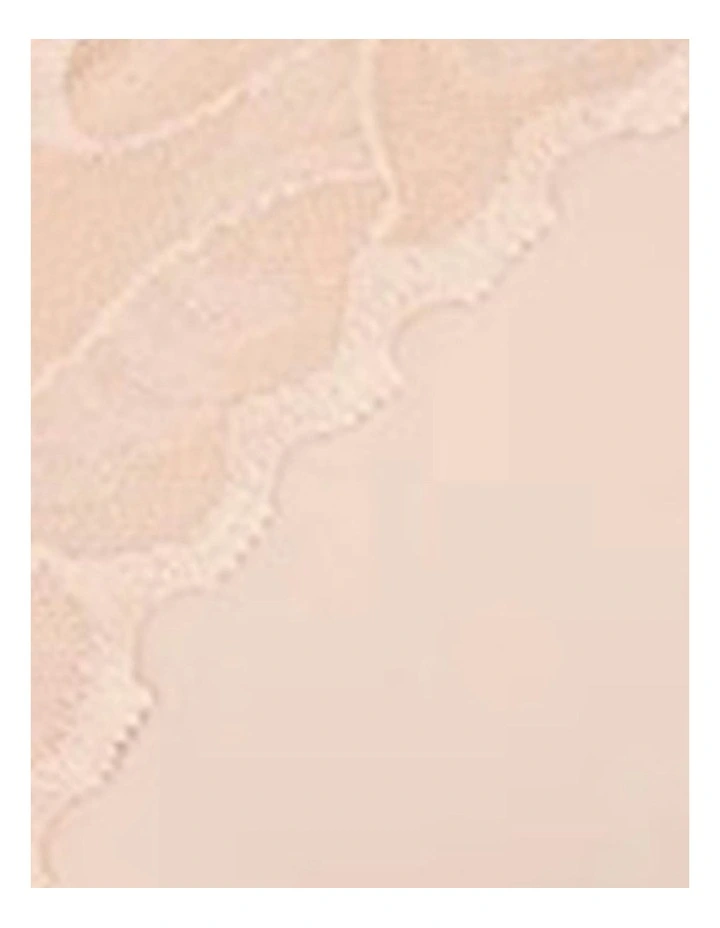 Refined Wired Contour T-shirt Bra with Lace in Pink image 4
