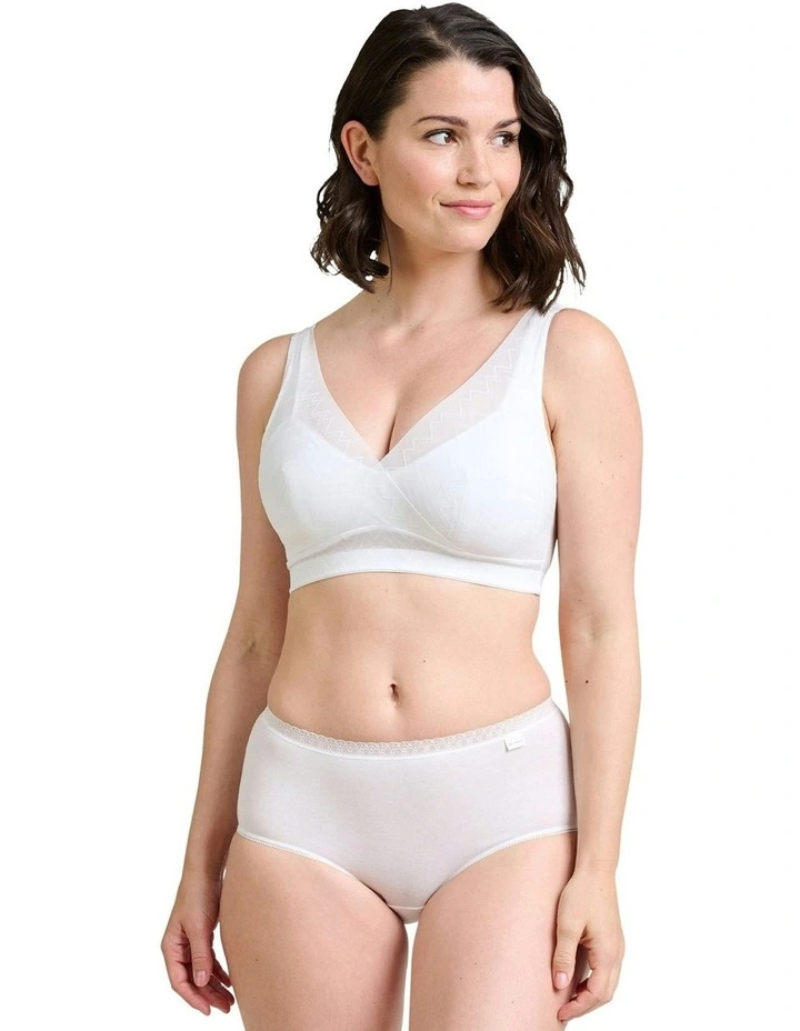 Rafaveuse Wirefree Sleep Bra With Organic Cotton in White image 4