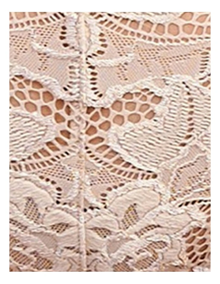 Arum Low Rise Scalloped Lace Thong in Skin image 6