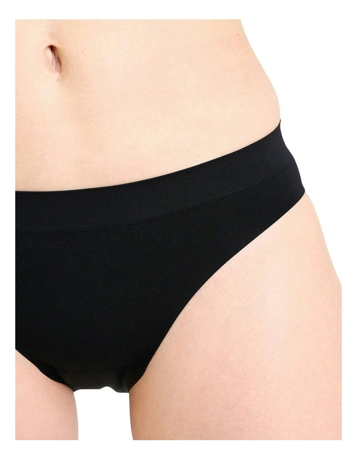 So Confort Seamless Plus Size Brief in Black image 4