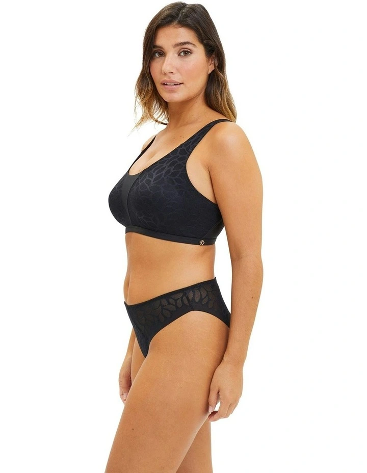 Perfect Curves Smoothing Moulded Wirefree Bra in Black image 3