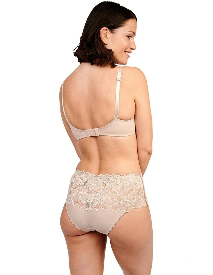Arum Underwire Balconette Lace Bra in Skin image 4