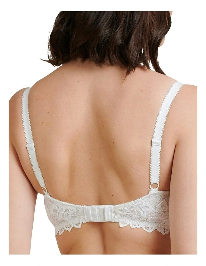 Arum Prima Underwire Unlined Scalloped Lace Bra in White image 2