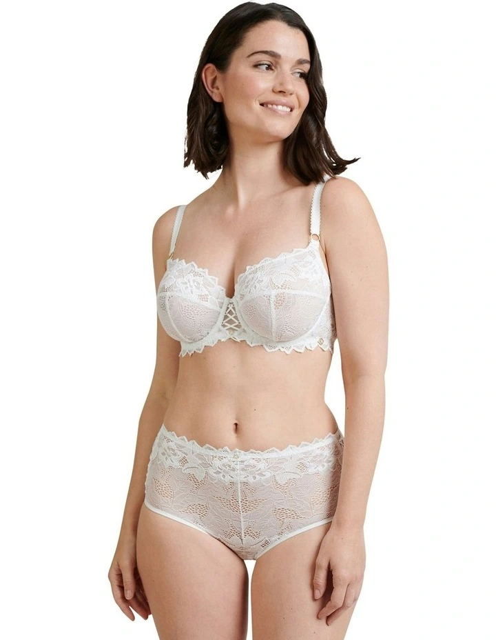 Arum Prima Underwire Unlined Scalloped Lace Bra in White image 6