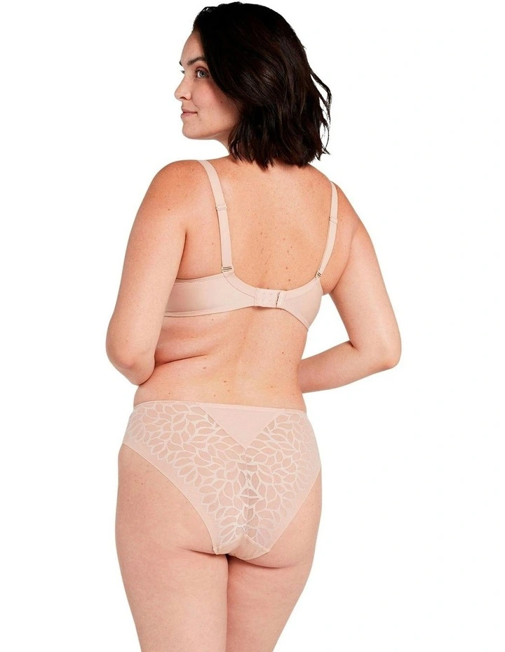 Perfect Curves Smooth Lace Wired T-Shirt Bra in Blush image 6