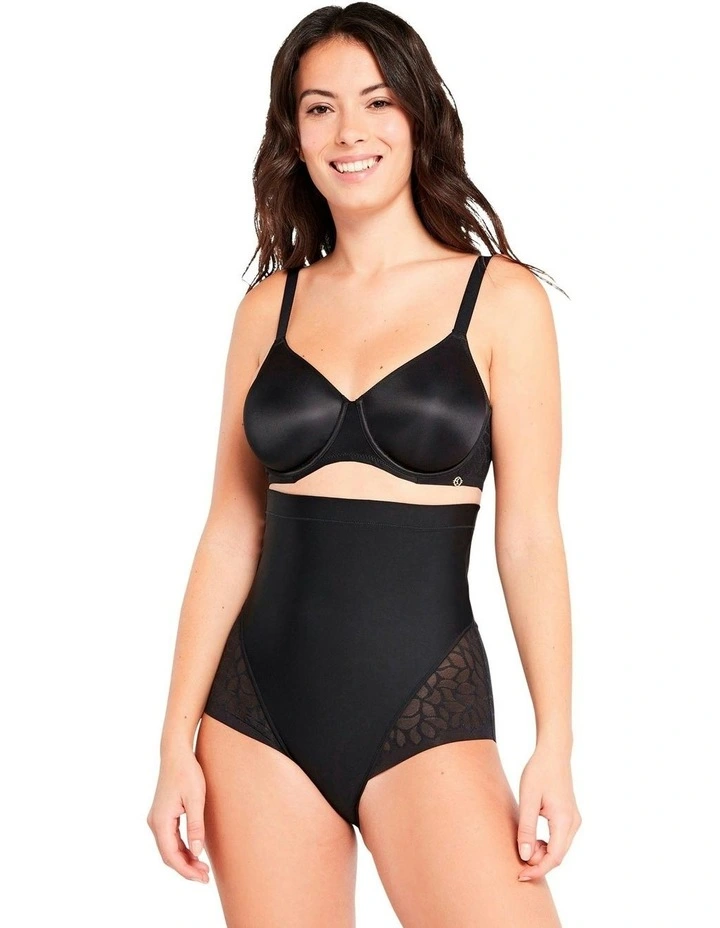 Perfect Curves Wired Minimiser Bra with Lace in Black image 4