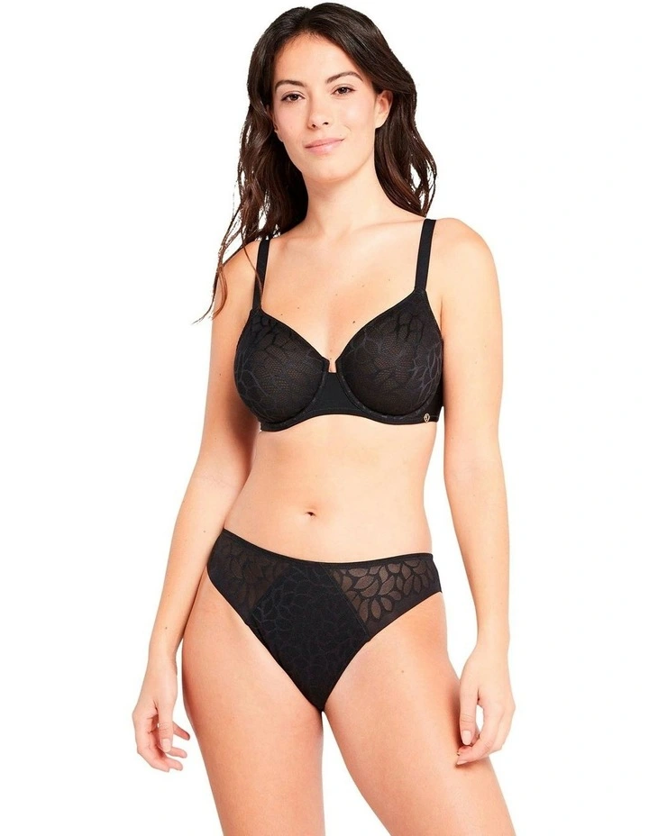 Perfect Curves Smooth Lace Wired T-shirt Bra in Black image 4