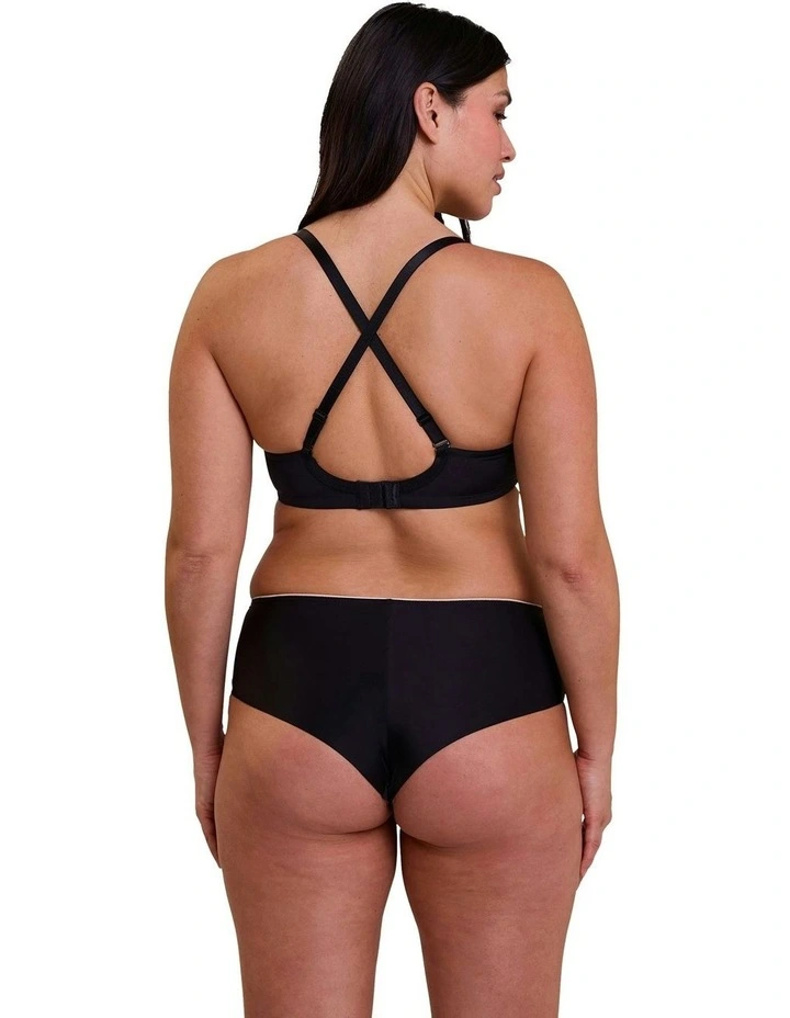 Unseen Smooth Moulded Wirefree Bra in Black image 7