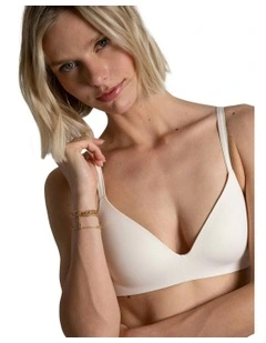 Pila Wirefree Smooth Triangle T-shirt Bra in White