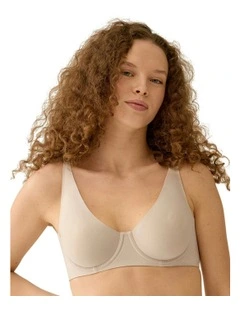 Wired Unpadded Side & Back Smoothing Bra in Light Beige