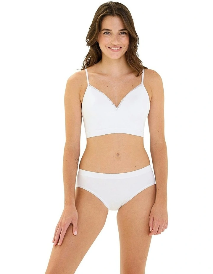 Zen Attitude Lightly Padded Seamless Bralette in White image 3