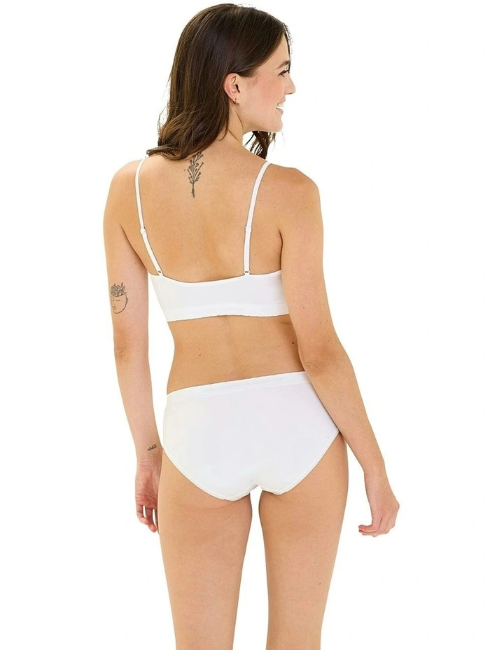 Zen Attitude Lightly Padded Seamless Bralette in White image 4