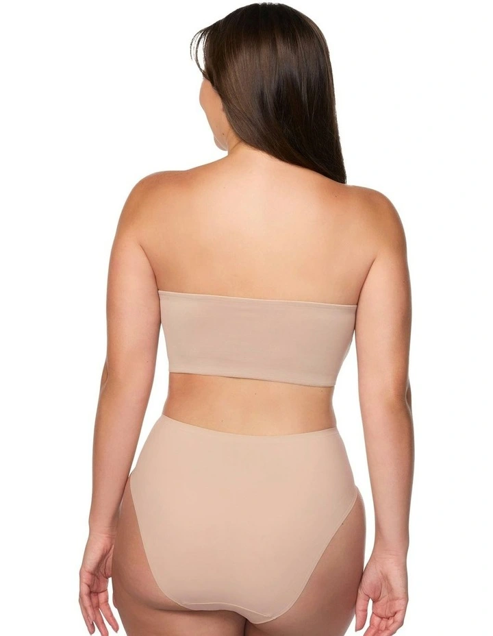 Real Smooth Wireless Strapless Bandeau Bra in Beige image 4