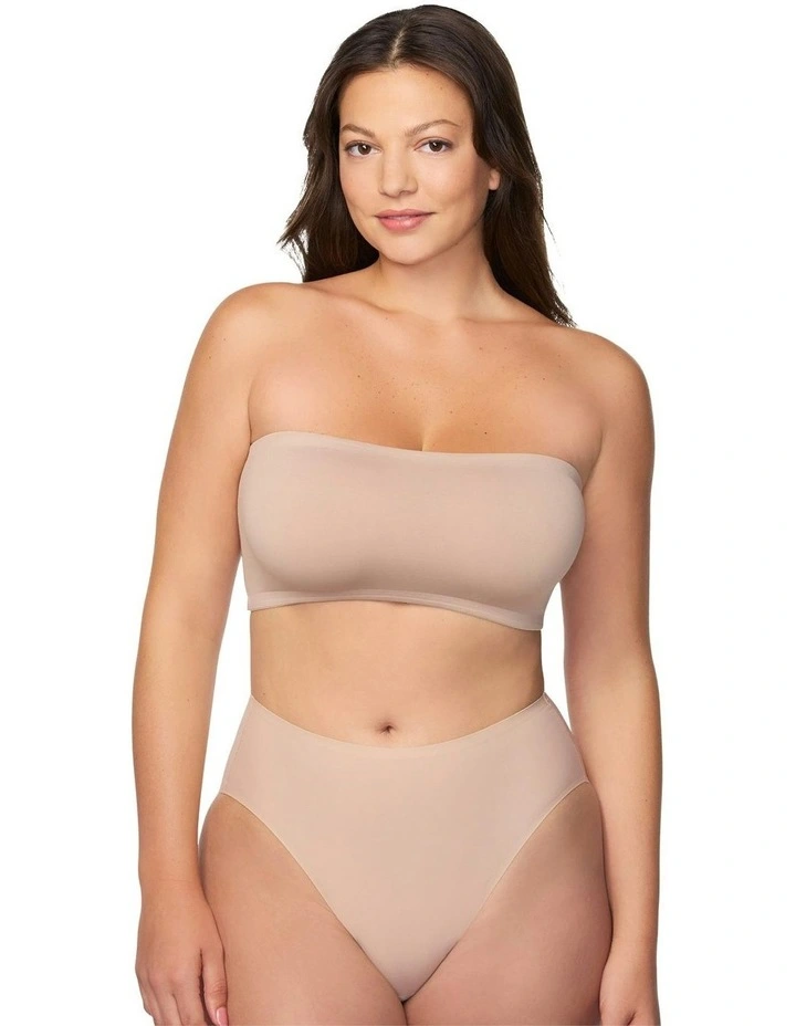 Real Smooth Wireless Strapless Bandeau Bra in Beige image 5