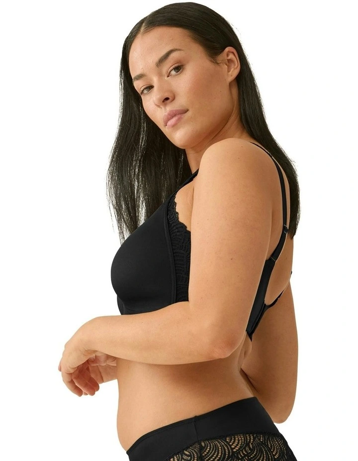 Friday Side Smoothing Seamless Cup Wirefree Bra in Black image 4