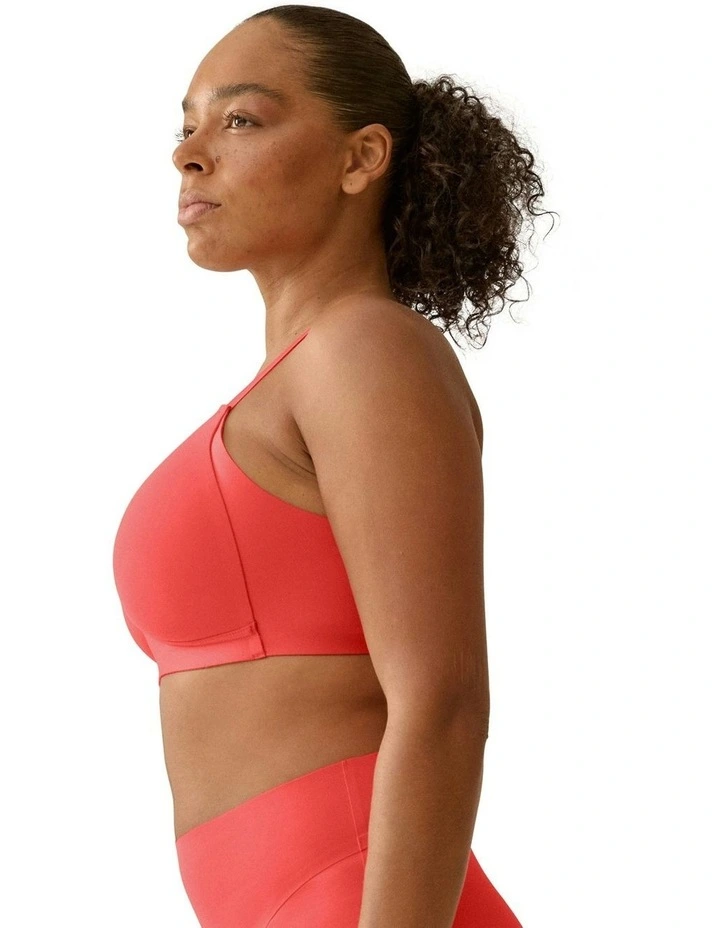 Side Smoothing Soft Cup Wireless Padded Bra in Red image 3