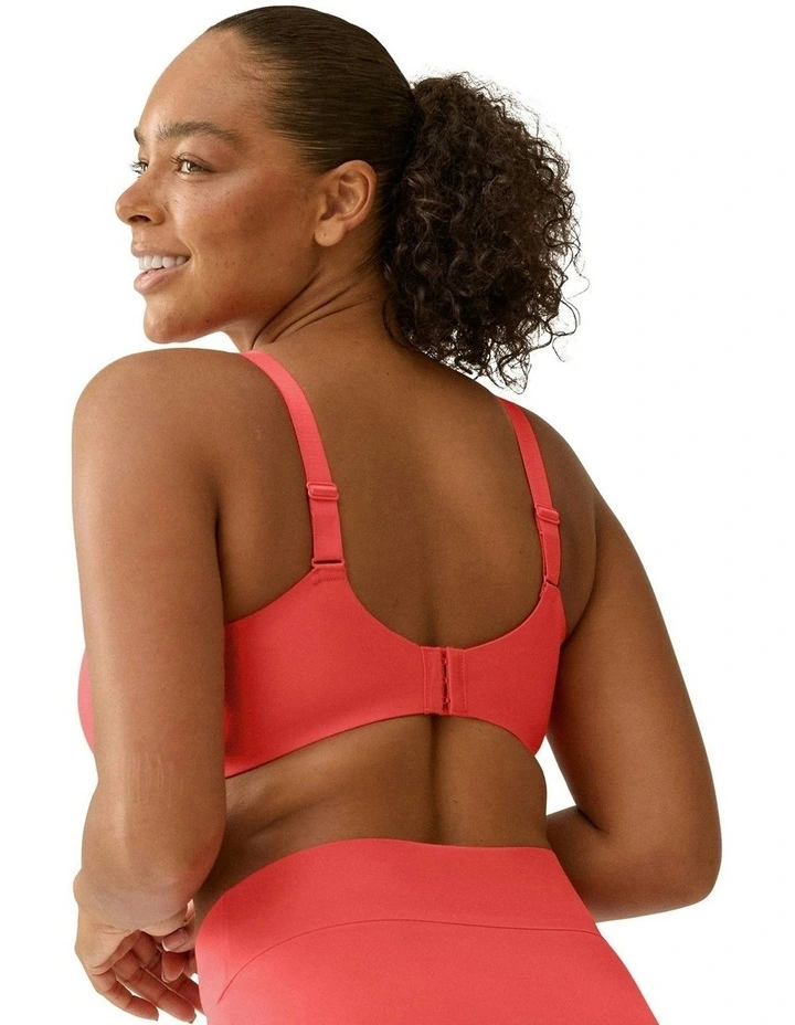 Side Smoothing Soft Cup Wireless Padded Bra in Red image 5