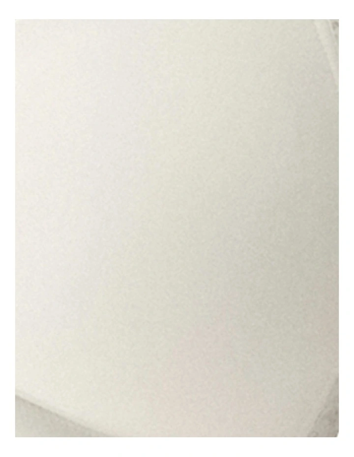 Friday Side Smoothing Seamless Cup Wirefree Bra in Ecru image 7