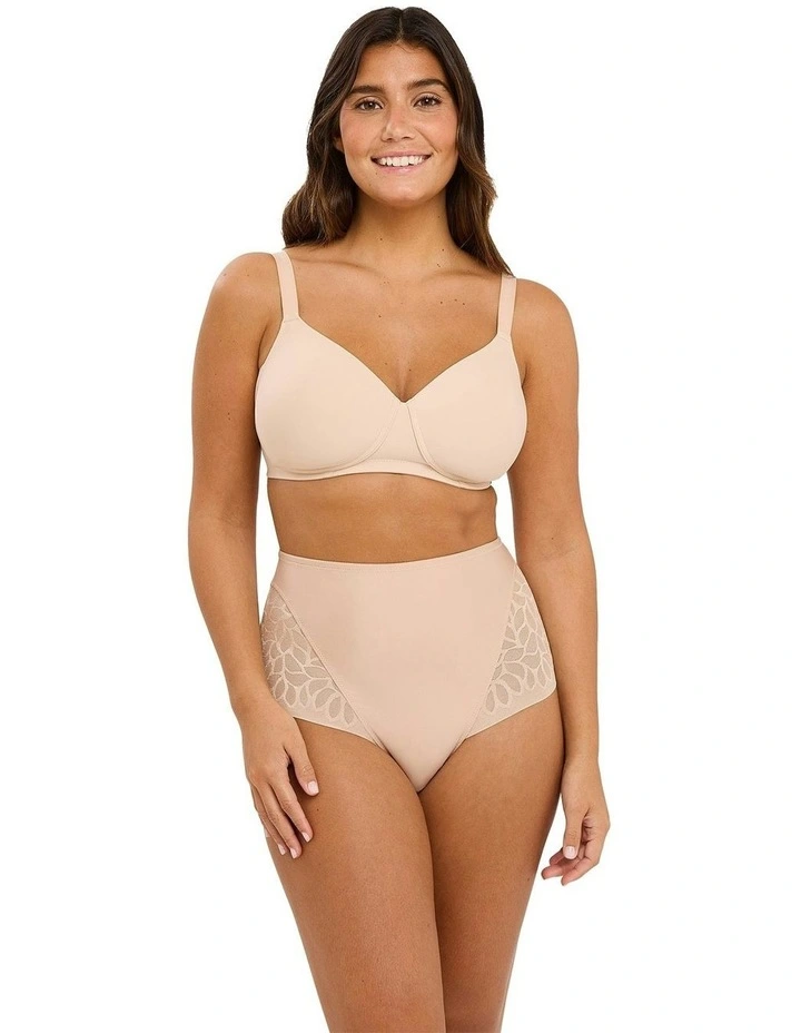 Perfect Curves Moulded Full Coverage Wirefree T-shirt Bra in Blush image 4