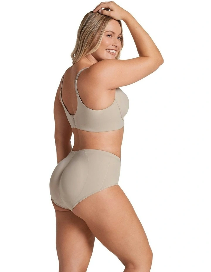 Everyday Supportive Side And Back Smoothing Wireless Bra in Nude image 4