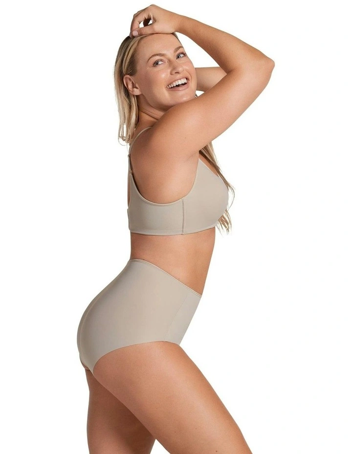 Magical Light & Natural Wireless Push Up Bra in Nude image 5