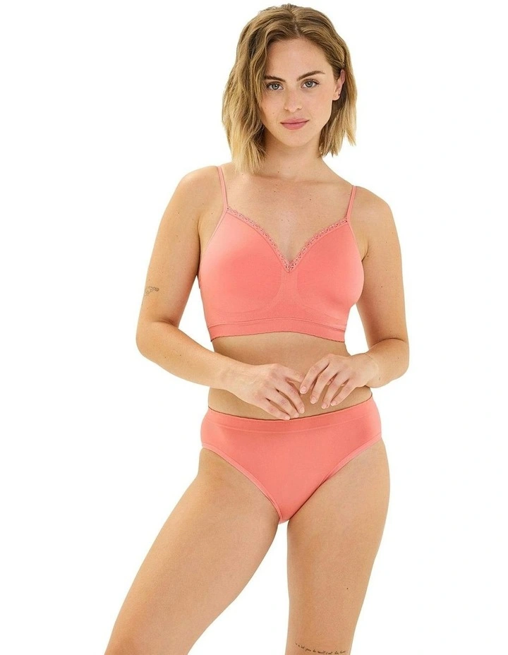 Zen Attitude Lightly Padded Seamless Bralette in Lantana Pink image 3