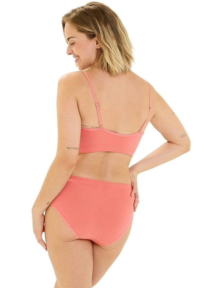 Zen Attitude Lightly Padded Seamless Bralette in Lantana Pink image 4