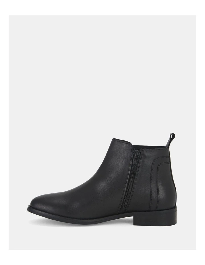 Taco Boots in Black image 4