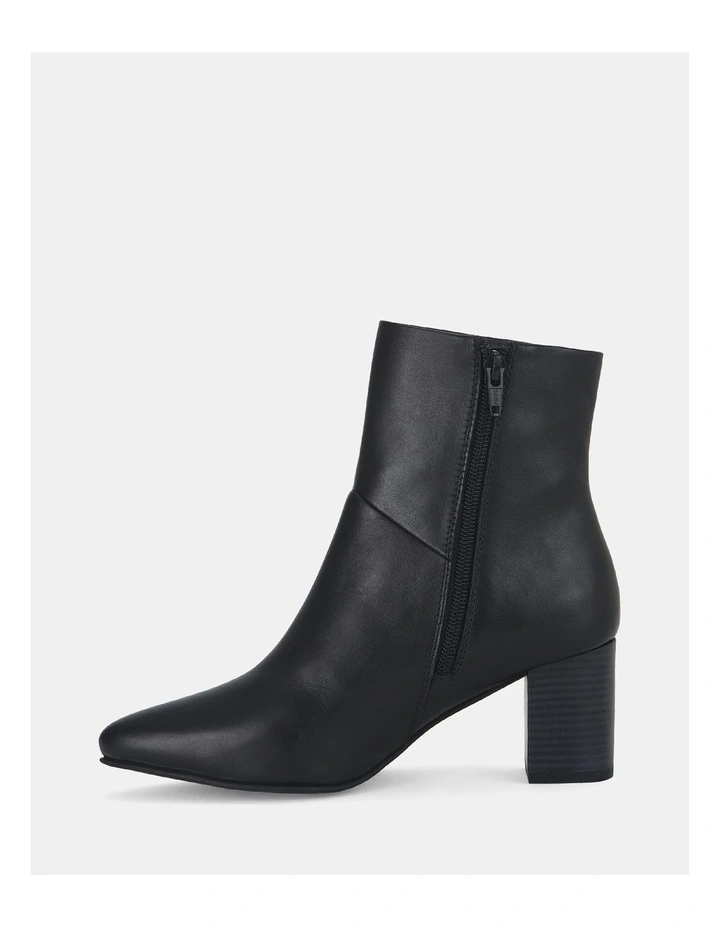 Tarvella Boots in Black image 4