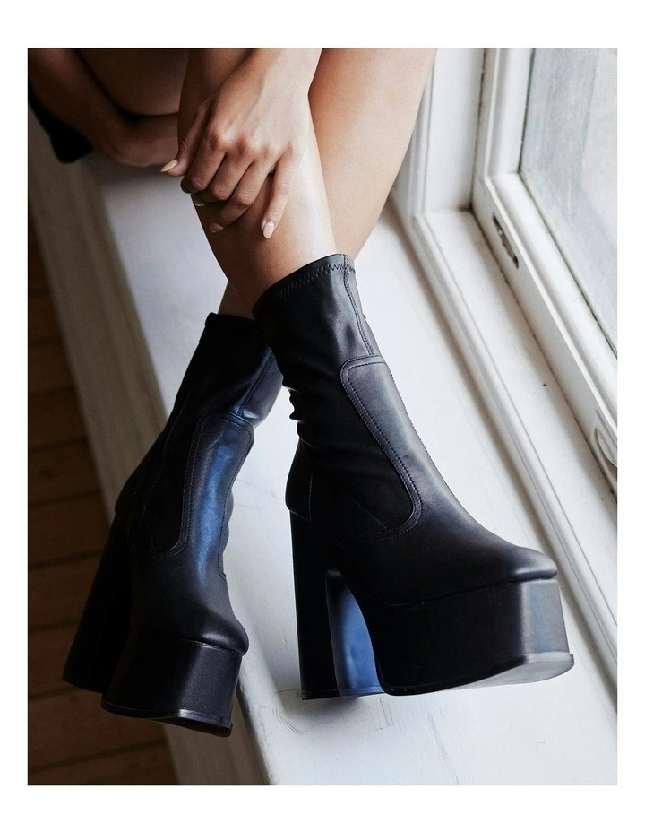 Zipzip Boots in Black image 2