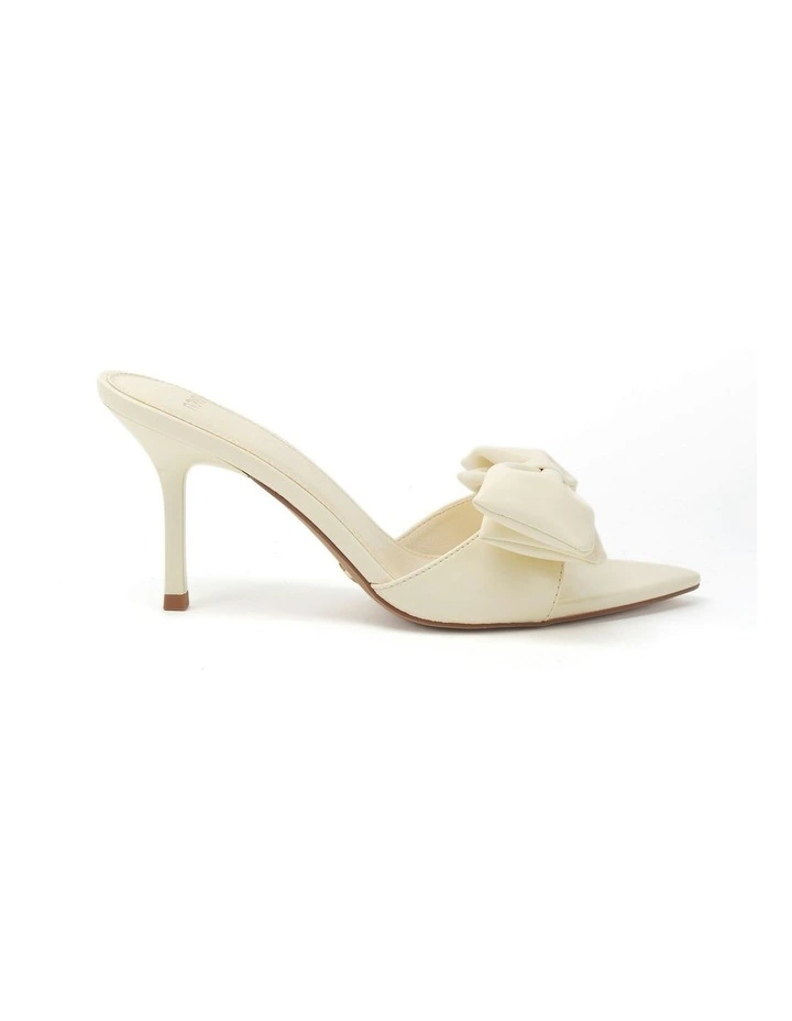 Yasmina Mules in Natural image 1
