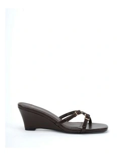 Zevo Wedges in Brown