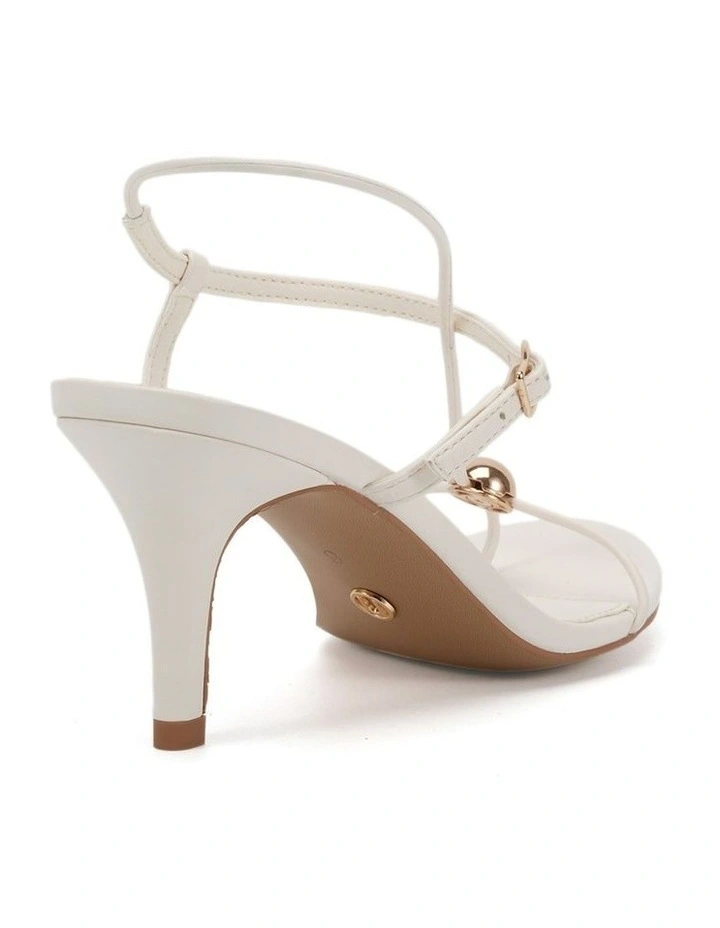 Lavinia in White image 3