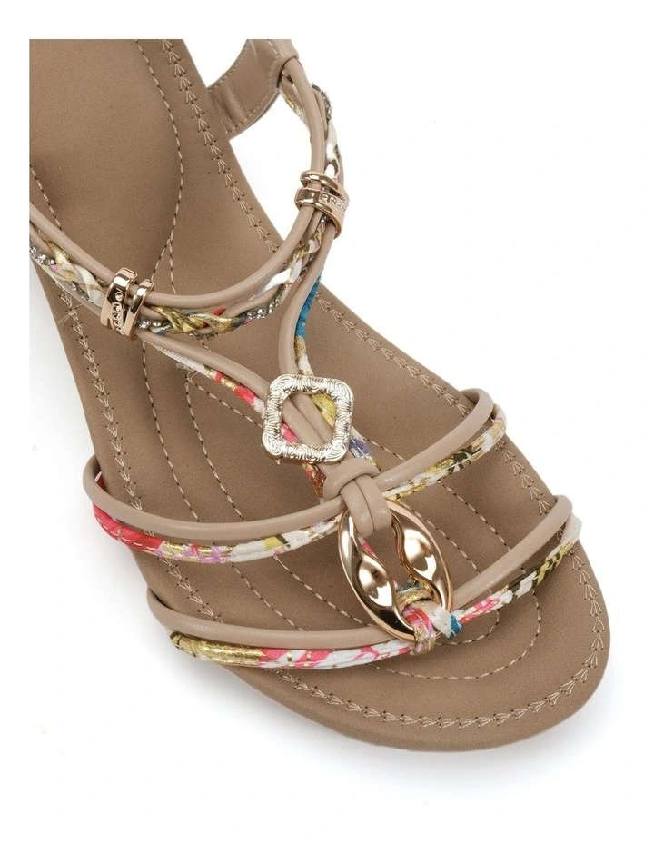 Elpanko Sandals in Beige image 4