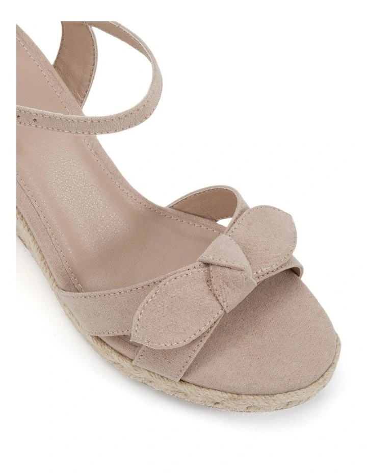 Wilmore Wedges Sandal in Nude Suede image 4