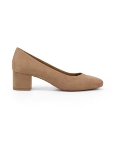 Isabell Block Court Heels in Biscoff Suede
