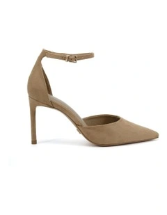 Iyana Court Heels in Biscoff Suede