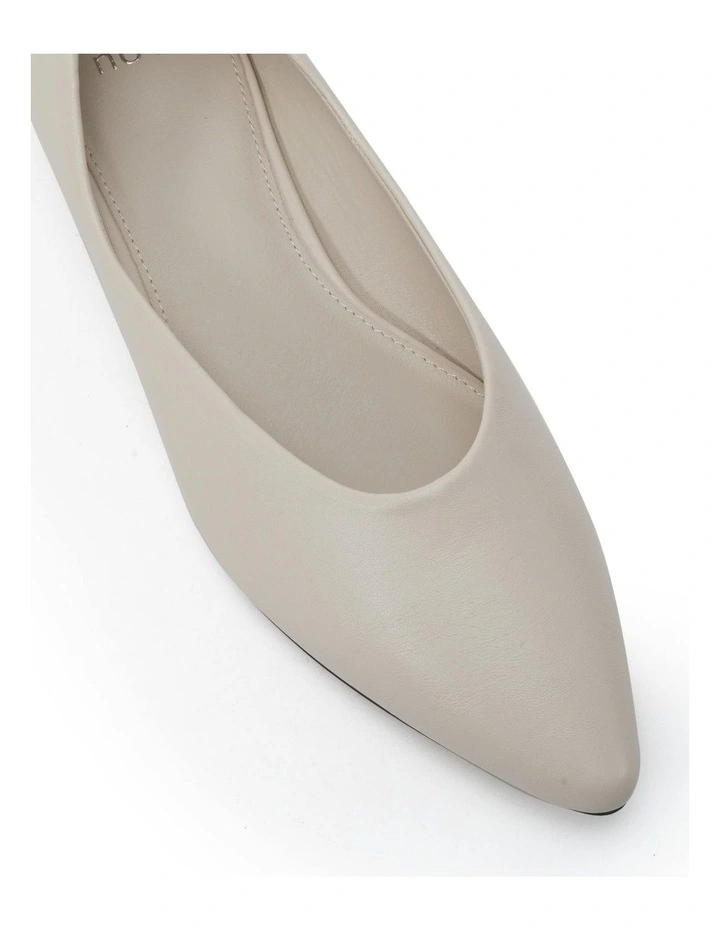 Clever Ballet Flats in Cream image 4