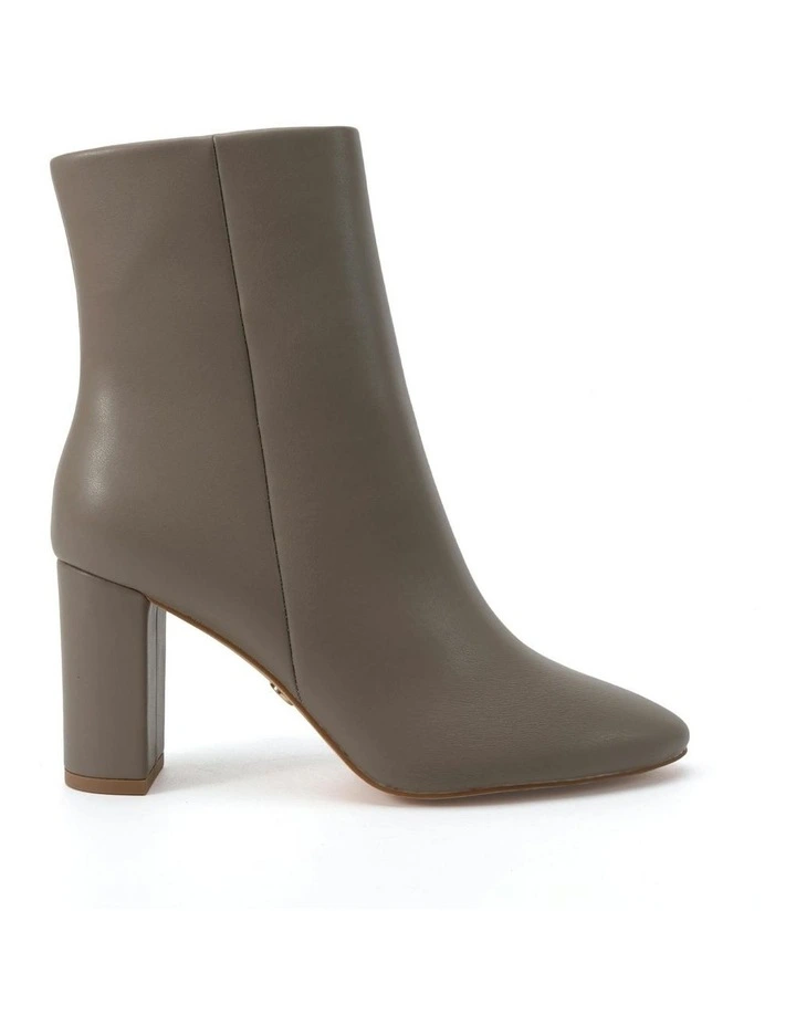 Hollie Boots in Dove image 1