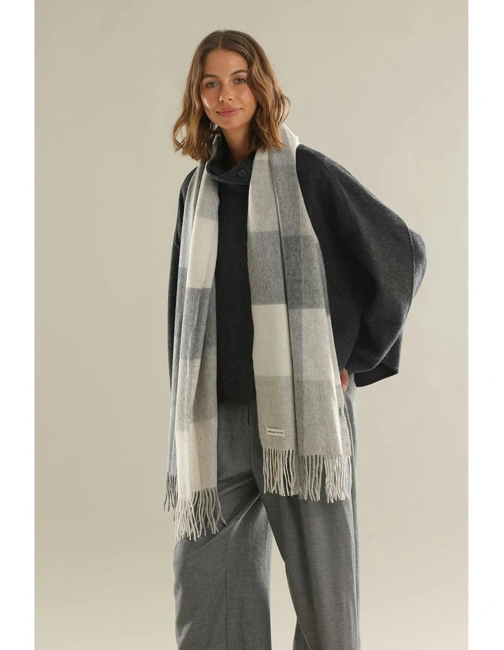 Violeta Wool Scarf in Grey image 2