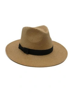 Livia Fedora in Natural