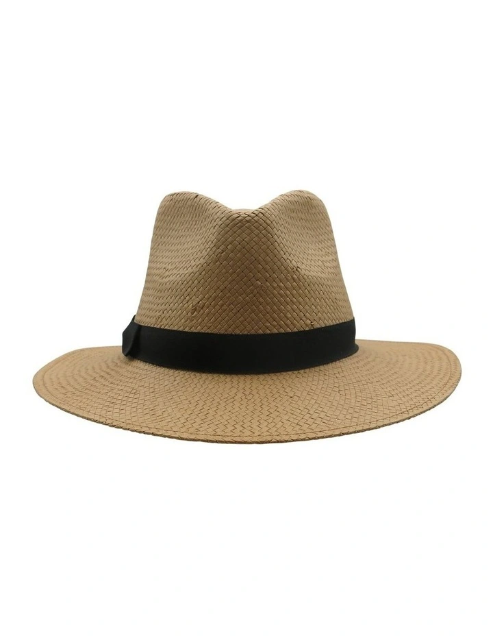 Livia Fedora in Natural image 5