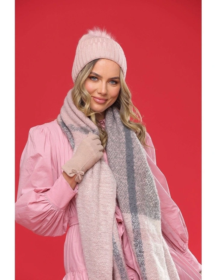 Angelica Woollen Gloves in Sand image 3