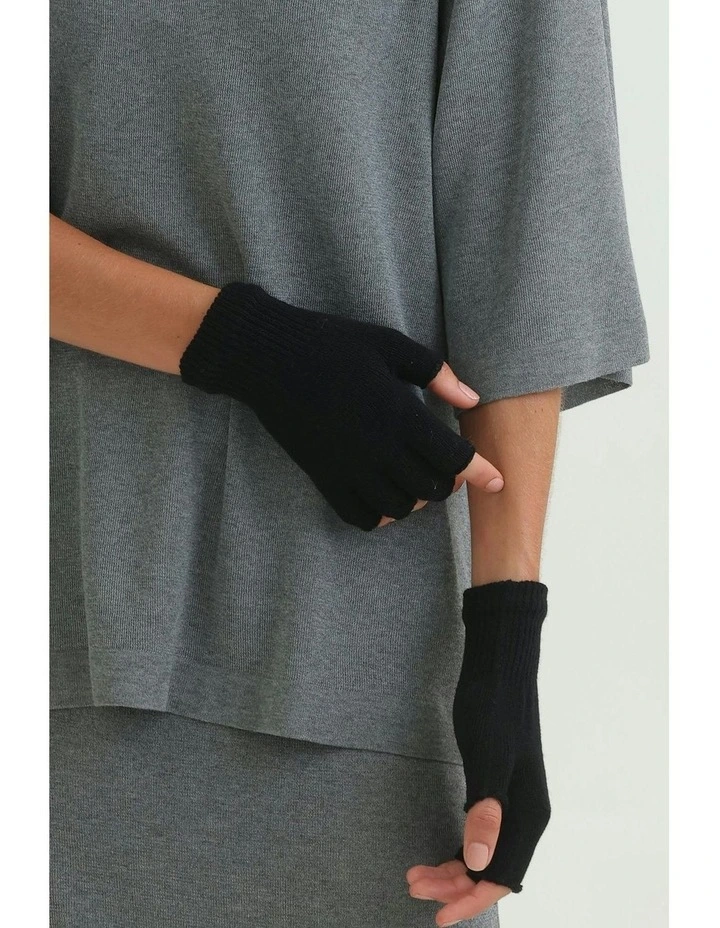 Jaylah Gloves in Black image 2