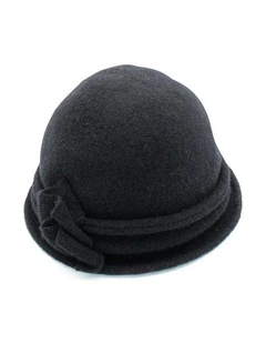 Joy Woolen Pull On Hat in Black