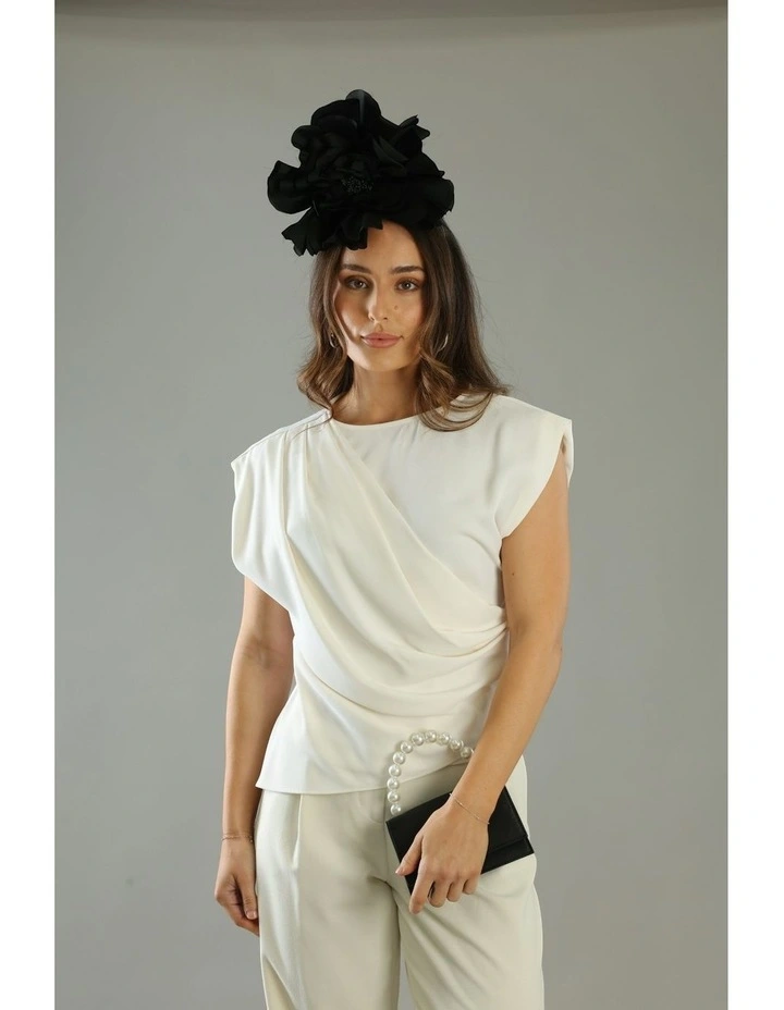 Cindy Fascinator in Black image 3