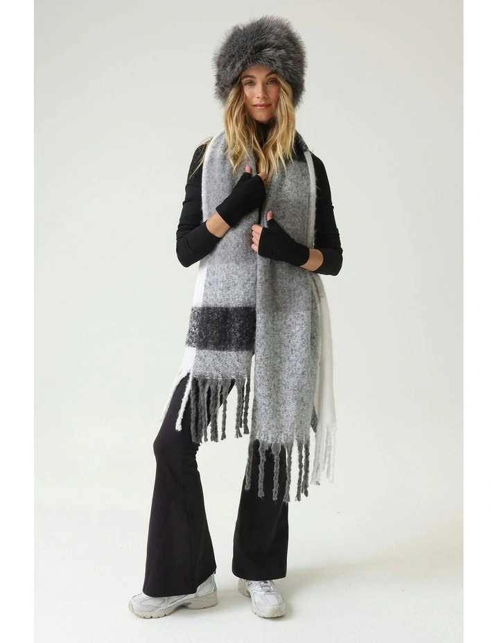 Fleur Gloves in Black image 4